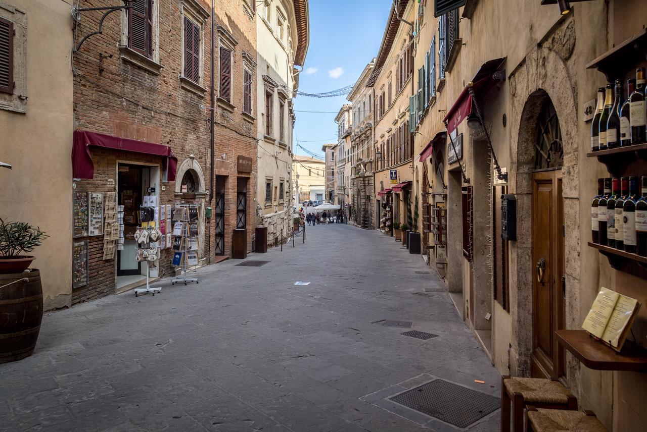 Guesthouse Via Di Gracciano - Adults Only Montepulciano Stazione Exterior foto